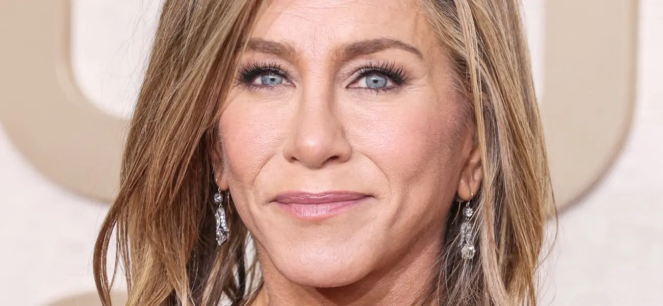 Jennifer Aniston With Bikini Rolled Down ‘One Of The Best Pictures Ever’